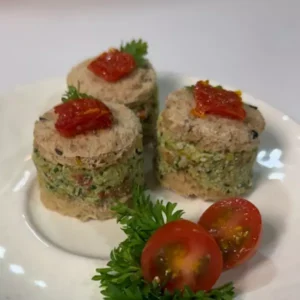 Canapé de Pesto de Rúcula com Tomate Seco
